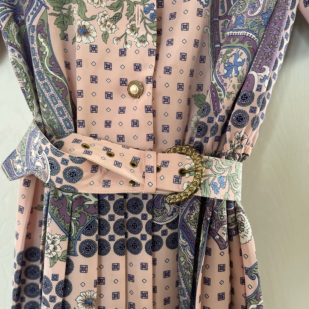 Vintage Leslie Fay Pink and Purple Paisley Button-Front Midi Dress - Picture 3 of 7
